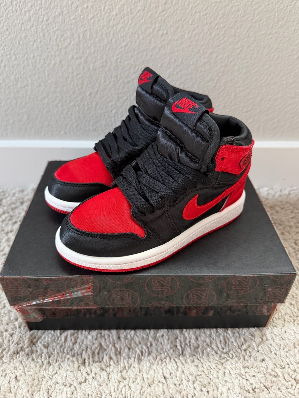 Nike Jordan 1 Retro High OG Red & Black Sneakers Toddler Size 10.5C NWT